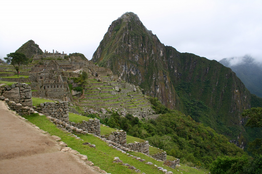 s-70104073.jpg